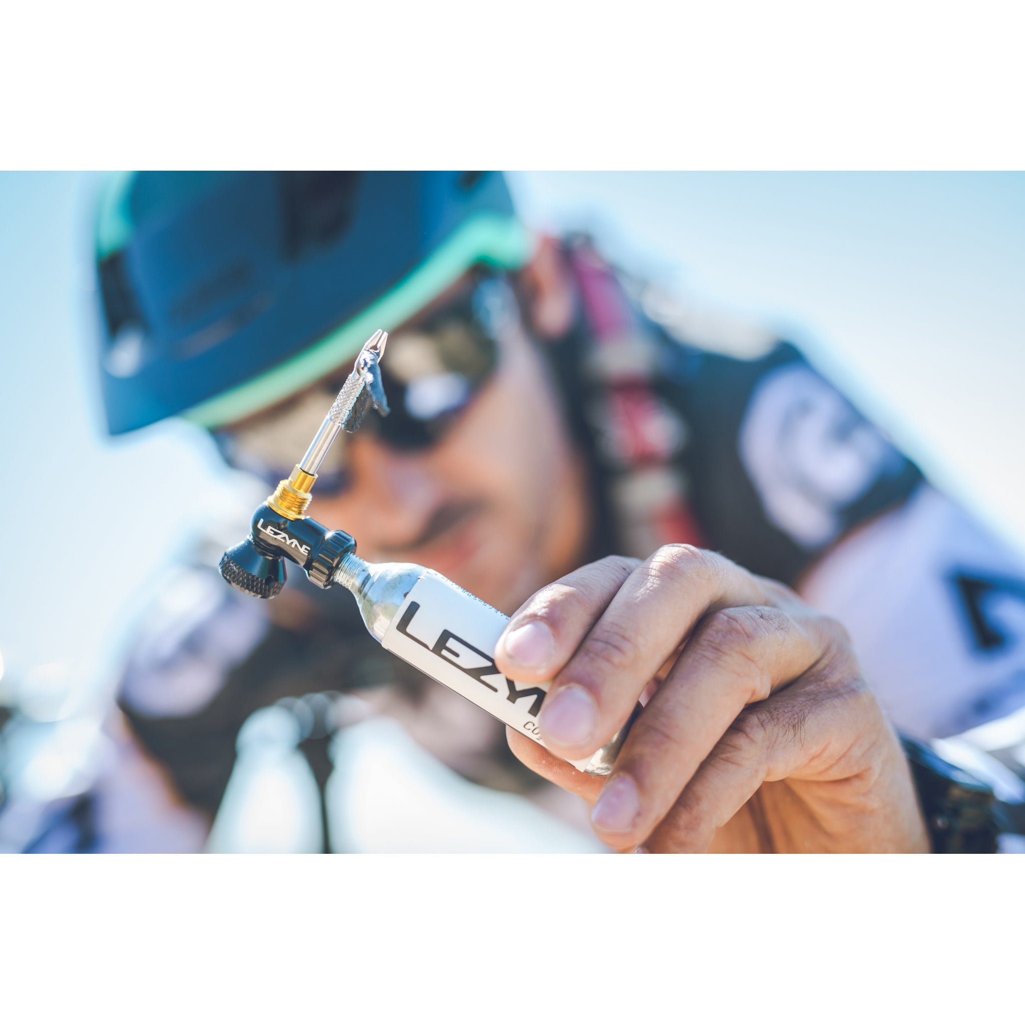 lezyne-tubeless-co2-blaster-2-in-1-co2-pumpe-und-tubeless-reparaturkit-aluminium image 6