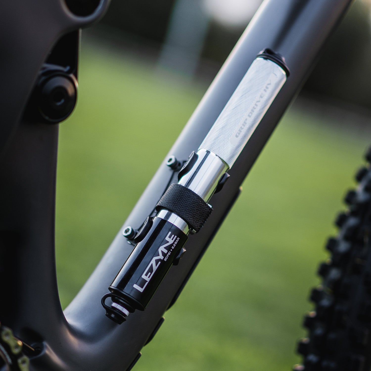 lezyne-hv-pump-mount-halterung-f-r-pocket-grip-drive image 2