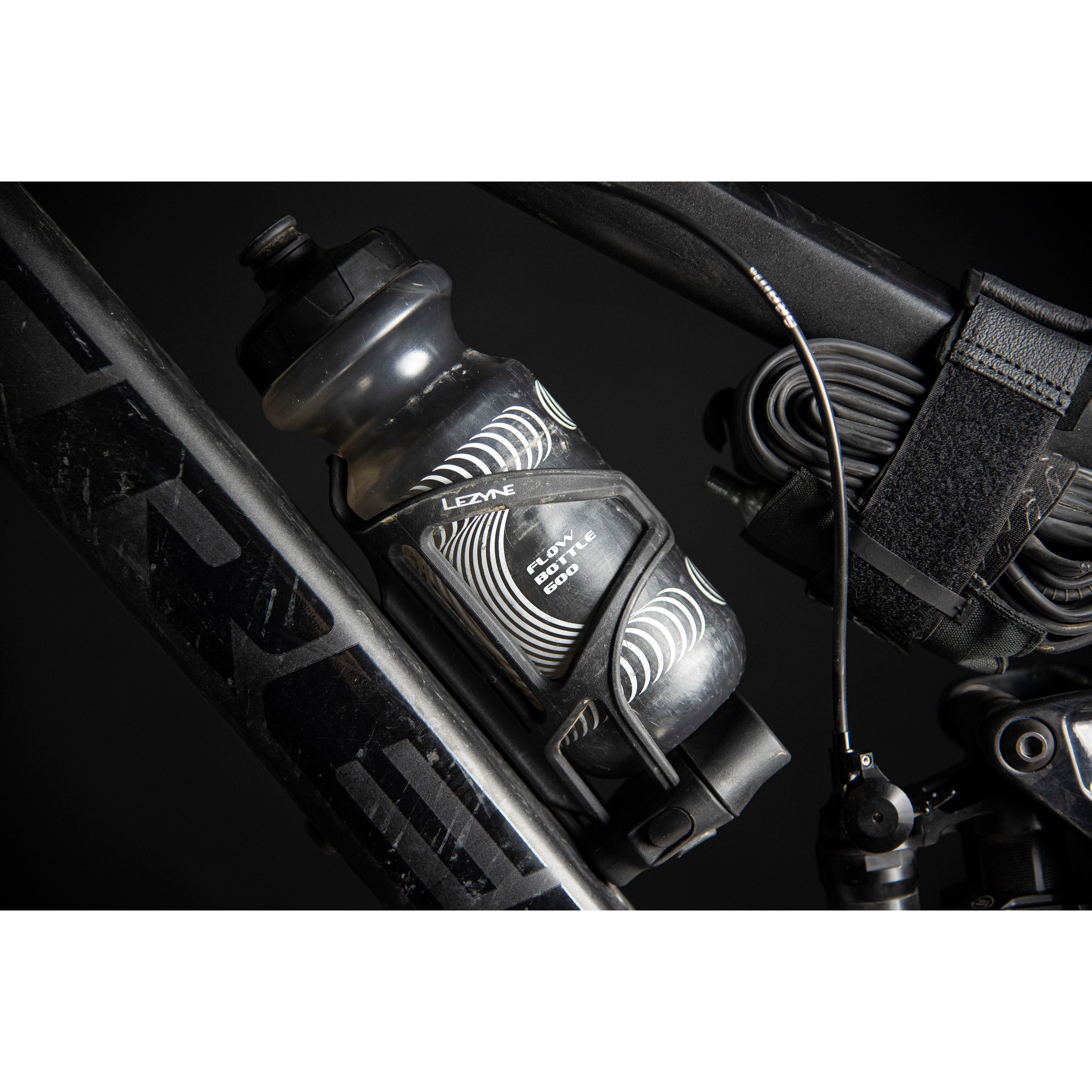 lezyne-tubeless-flow-storage-cage-flaschenhalter-mit-integriertem-staufach-f-r-m image 7