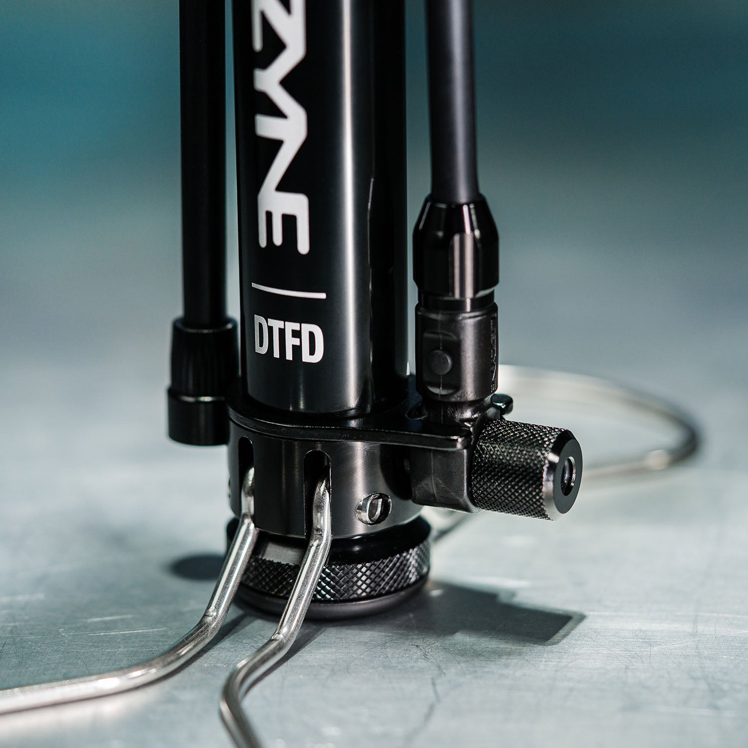 lezyne-digital-travel-floor-drive-standpumpe-mit-digitalmanometer image 6