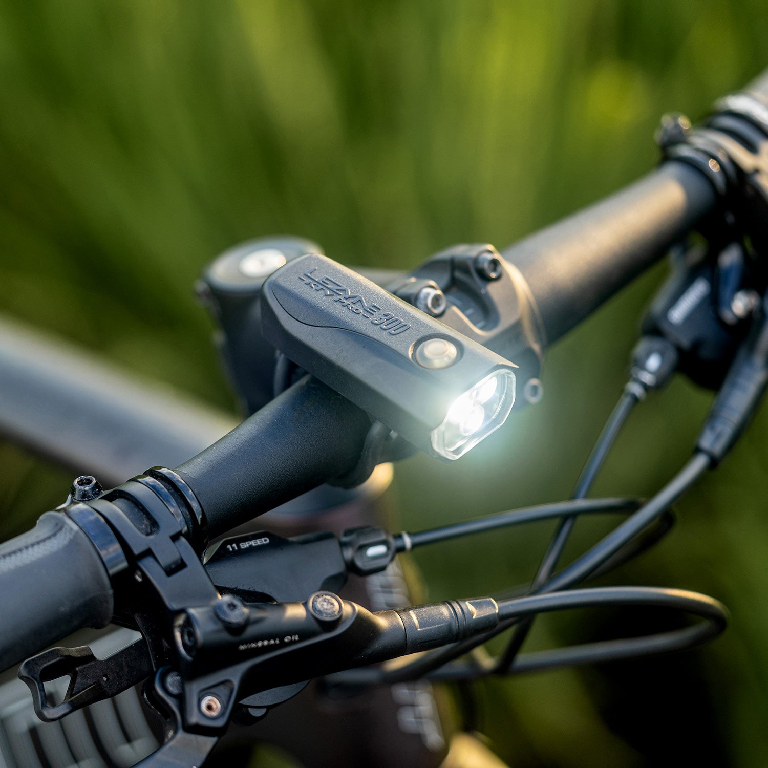 lezyne-ktv-drive-pro-300-frontlicht image 6