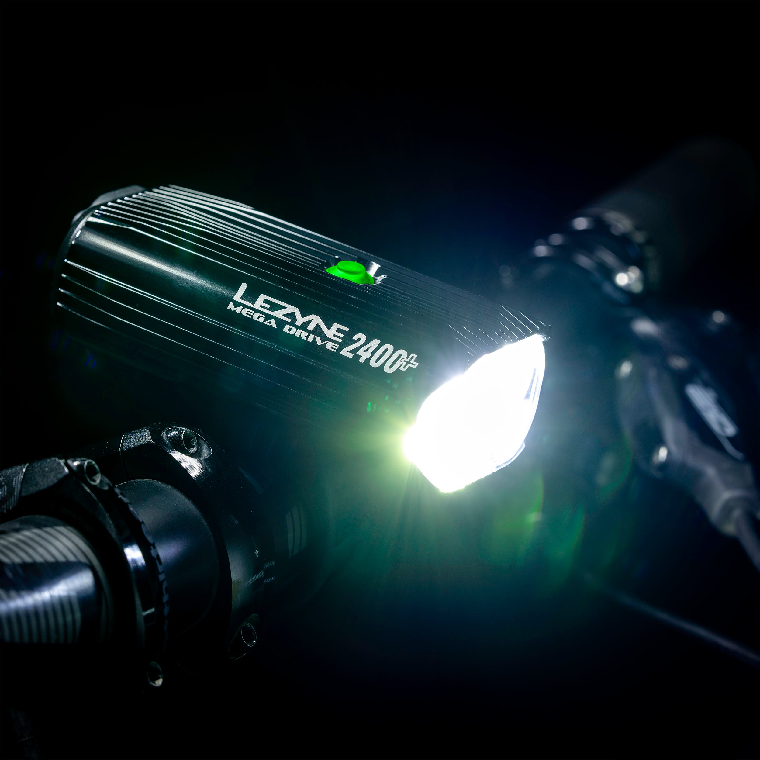 lezyne-mega-drive-2400-frontlicht image 8