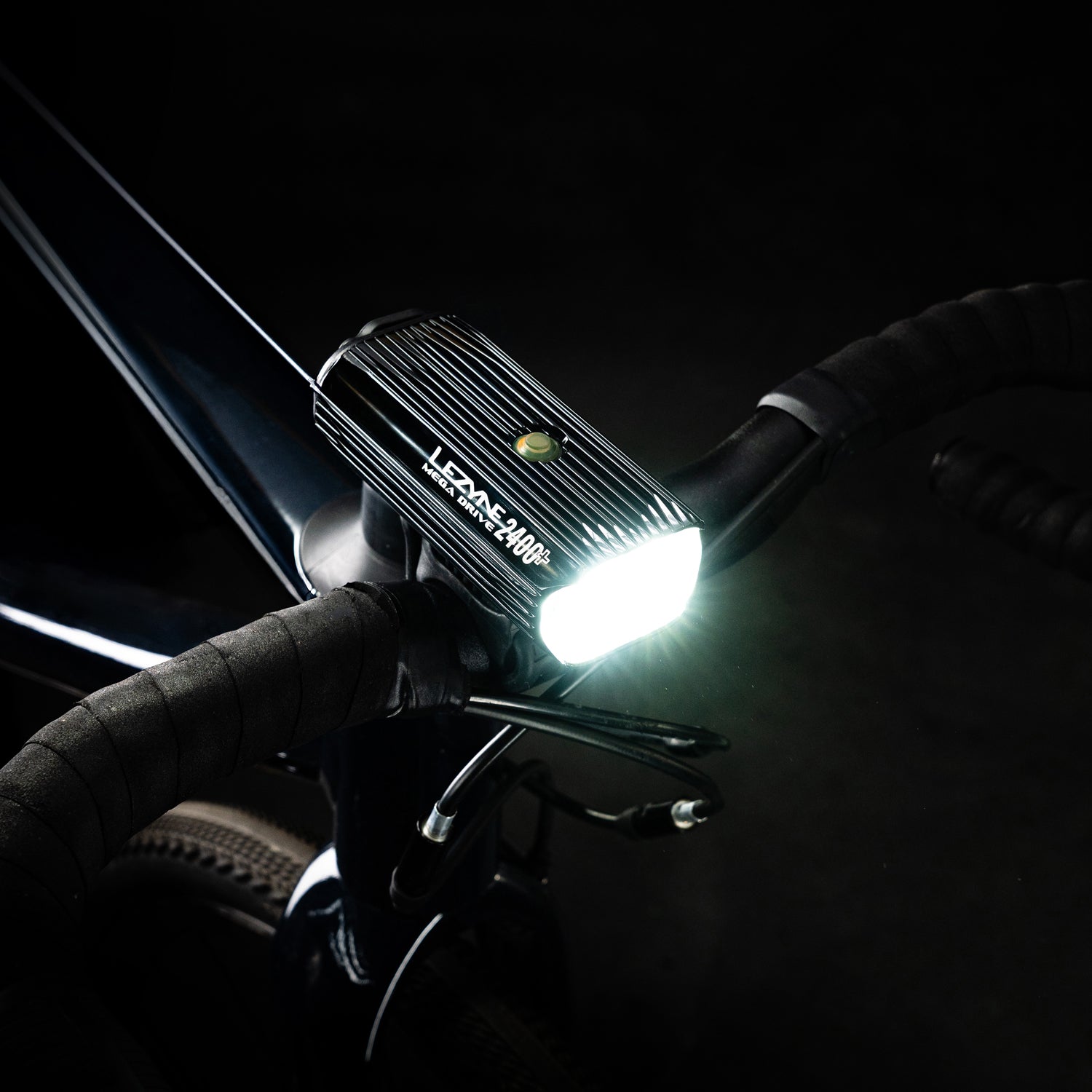 lezyne-mega-drive-2400-frontlicht image 6