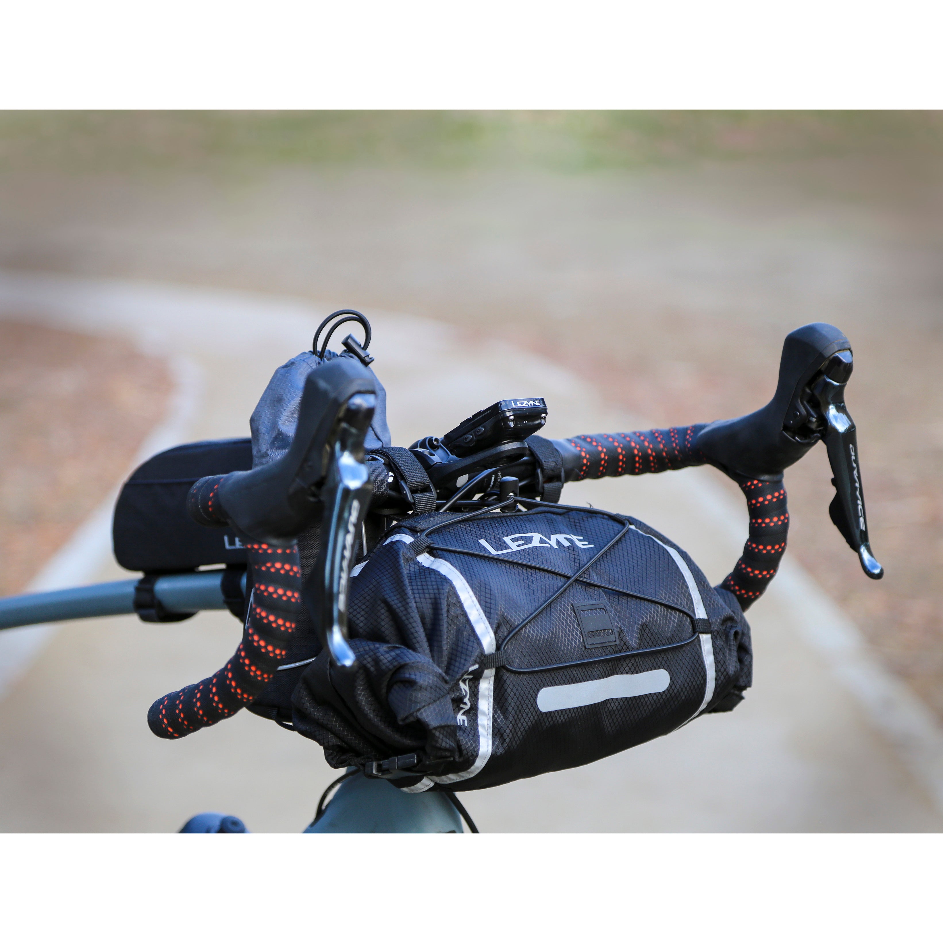 lezyne-bar-caddy-lenkertasche-bikepacking image 2