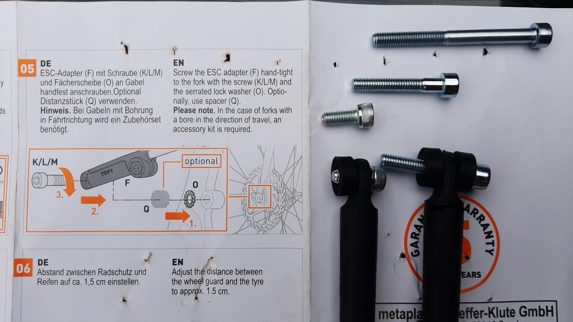 Schneller Versand, perfekte Passform für 26 Zoll am Klapprad meines Sohnes? Nein, super am 28er meiner Tochter, sie liebt es trocken zur Schule zu kommen und ich muss weniger waschen, wirklich eine Erleichterung im Alltag für uns als Familie