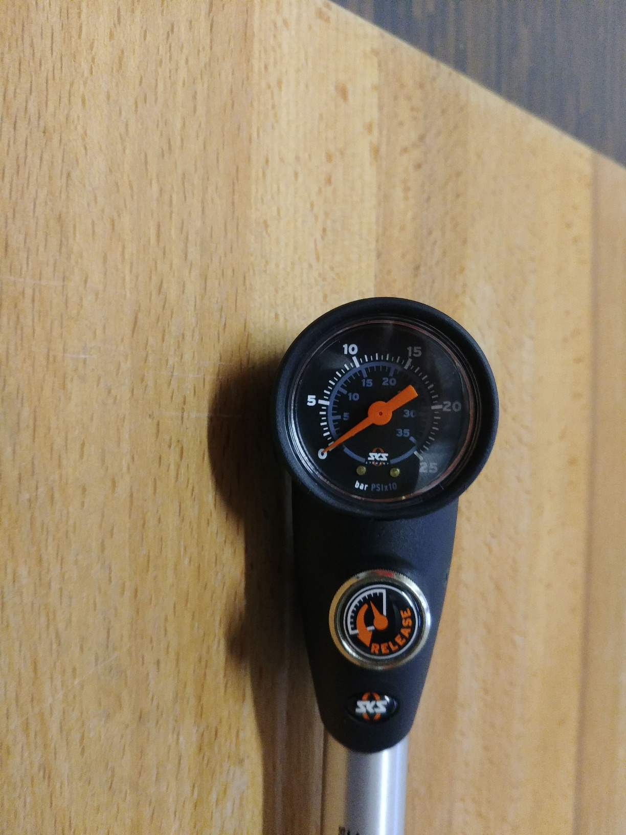 Klein, präzise, stark
