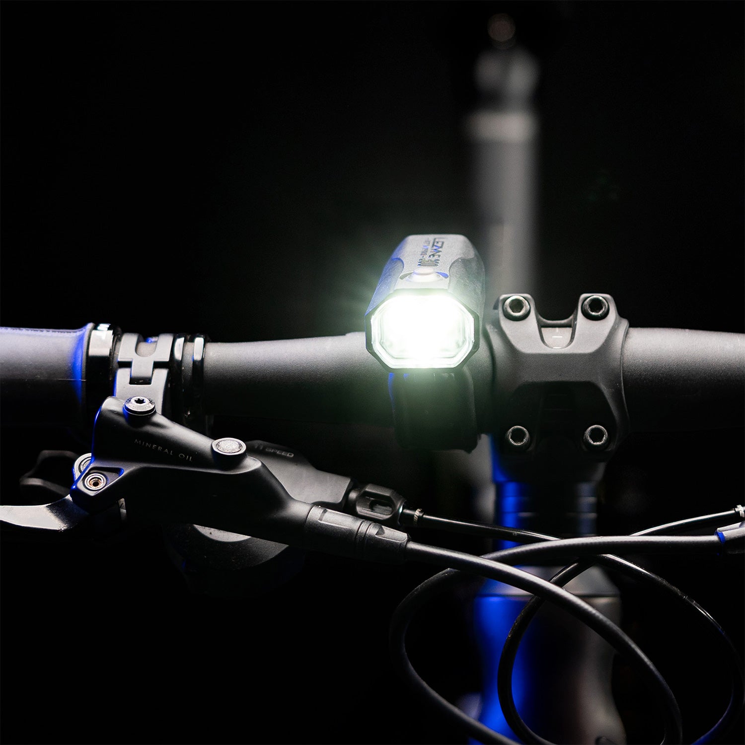 lezyne-ktv-drive-pro-300-frontlicht image 8