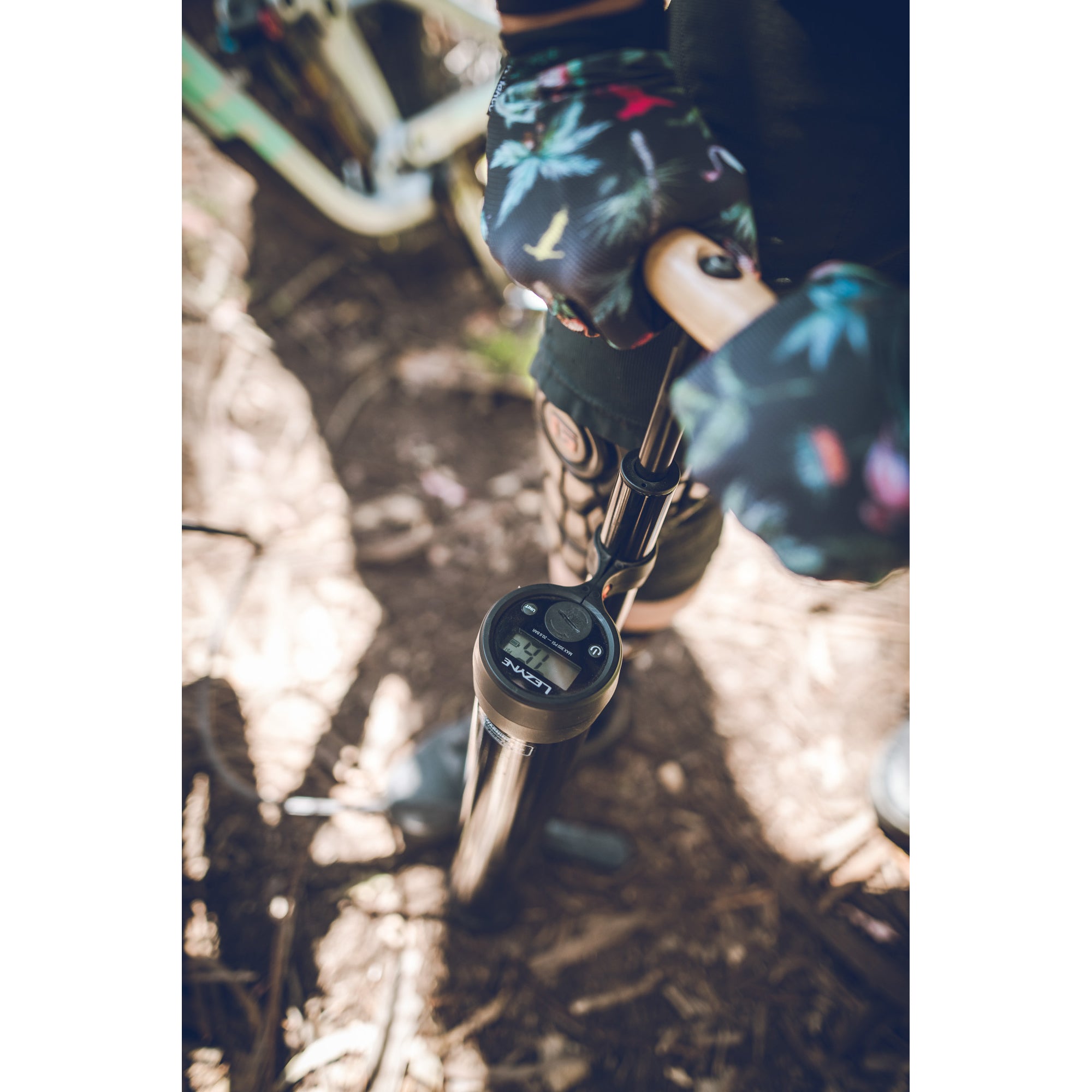 lezyne-digital-pressure-over-drive-digital-tubeless-standpumpe-mit-sekund-rkamme image 5