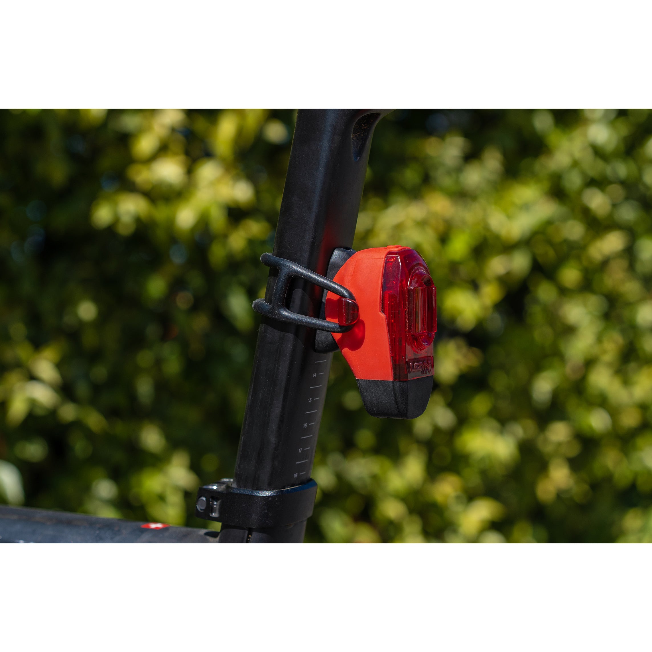 lezyne-d-shape-seatpost-adapter-halter-f-r-ktv-strip-drive-r-cklicht image 5