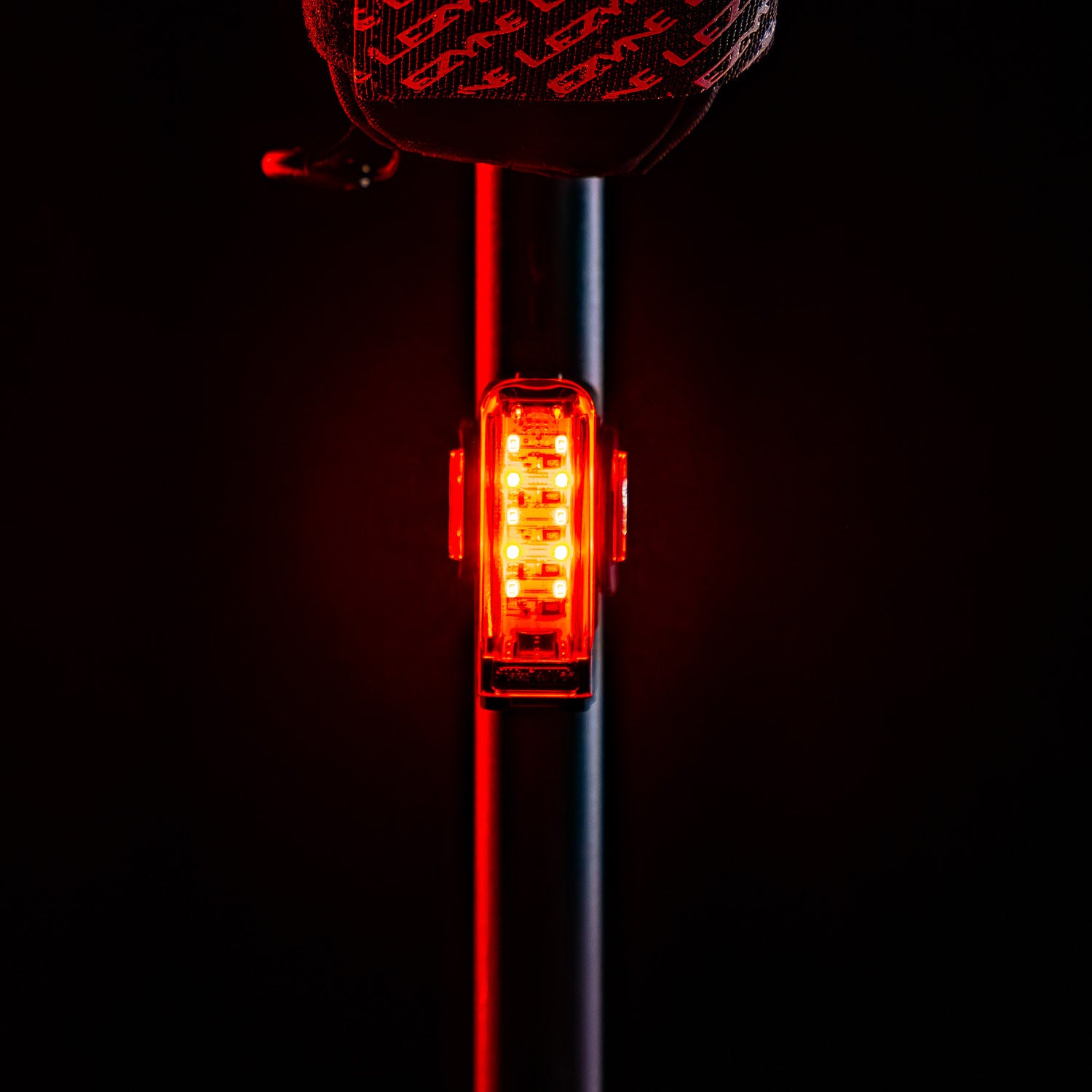 lezyne-strip-pro-ai-alert-400-r-cklicht image 7