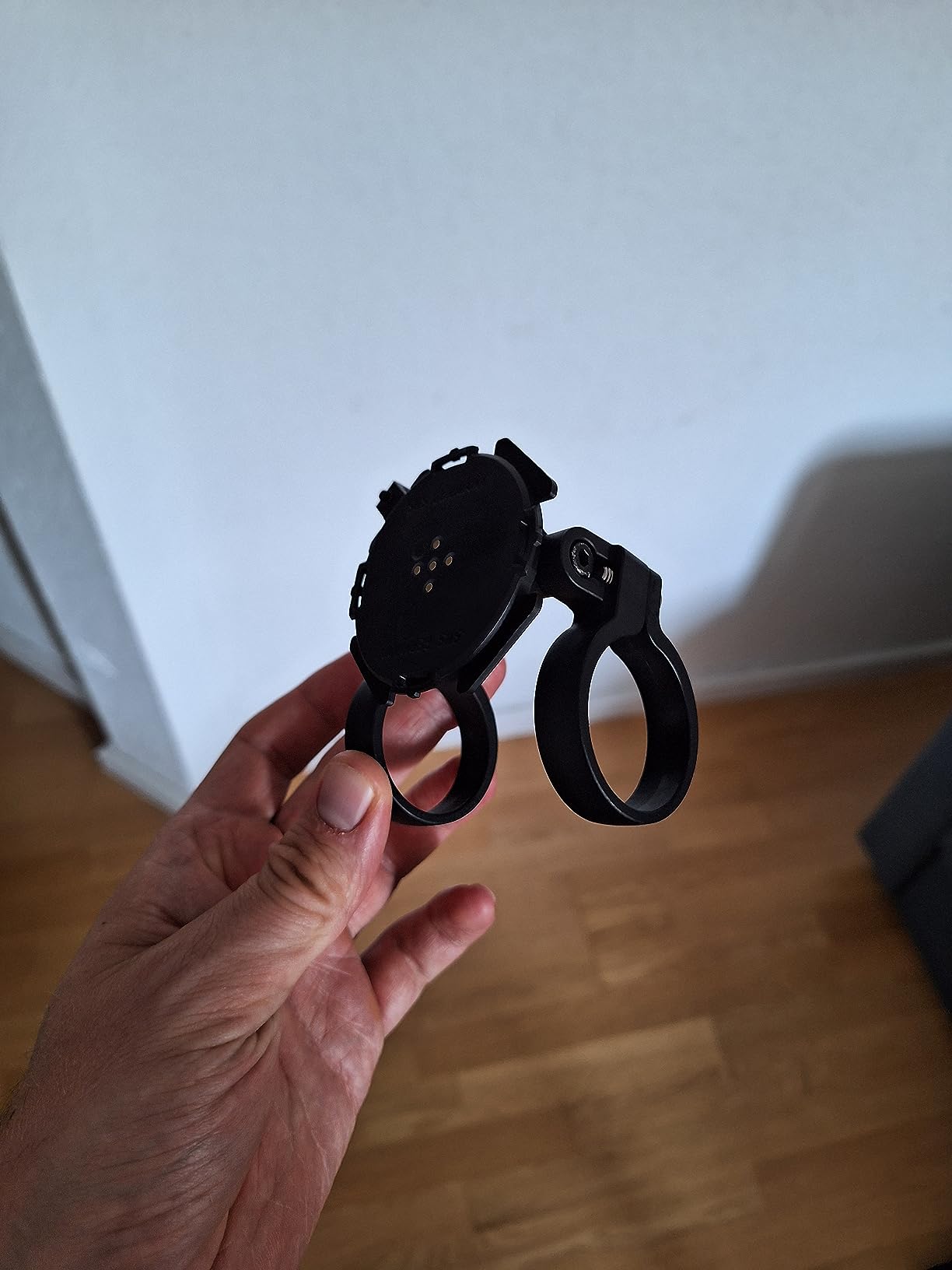 Hält gut, braucht Zubehör