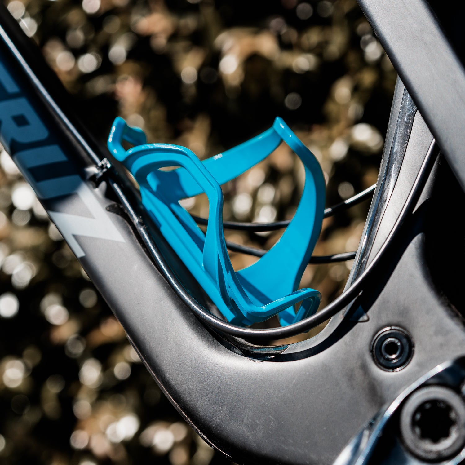 lezyne-flow-cage-sl-enhanced-flaschenhalter-rechts-mit-side-load image 3