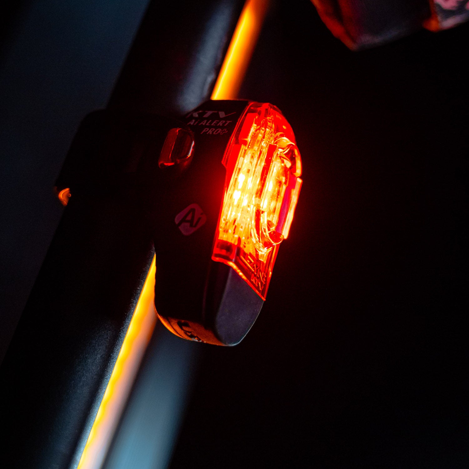 lezyne-ktv-pro-ai-alert-rear-led-r-cklicht image 4