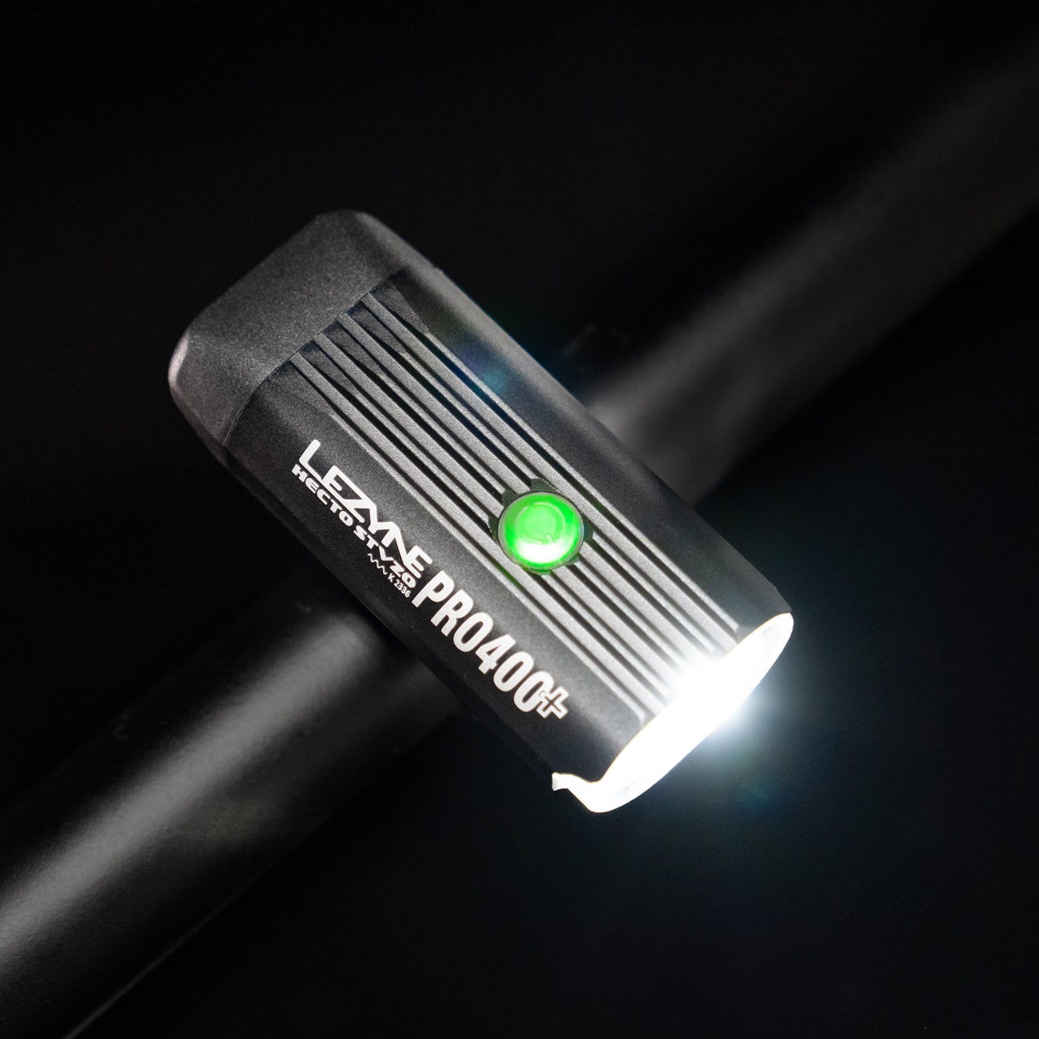 lezyne-hecto-pro-stvzo-400-front-400-lumen-stvzo-led-usb-c-ipx7 image 4