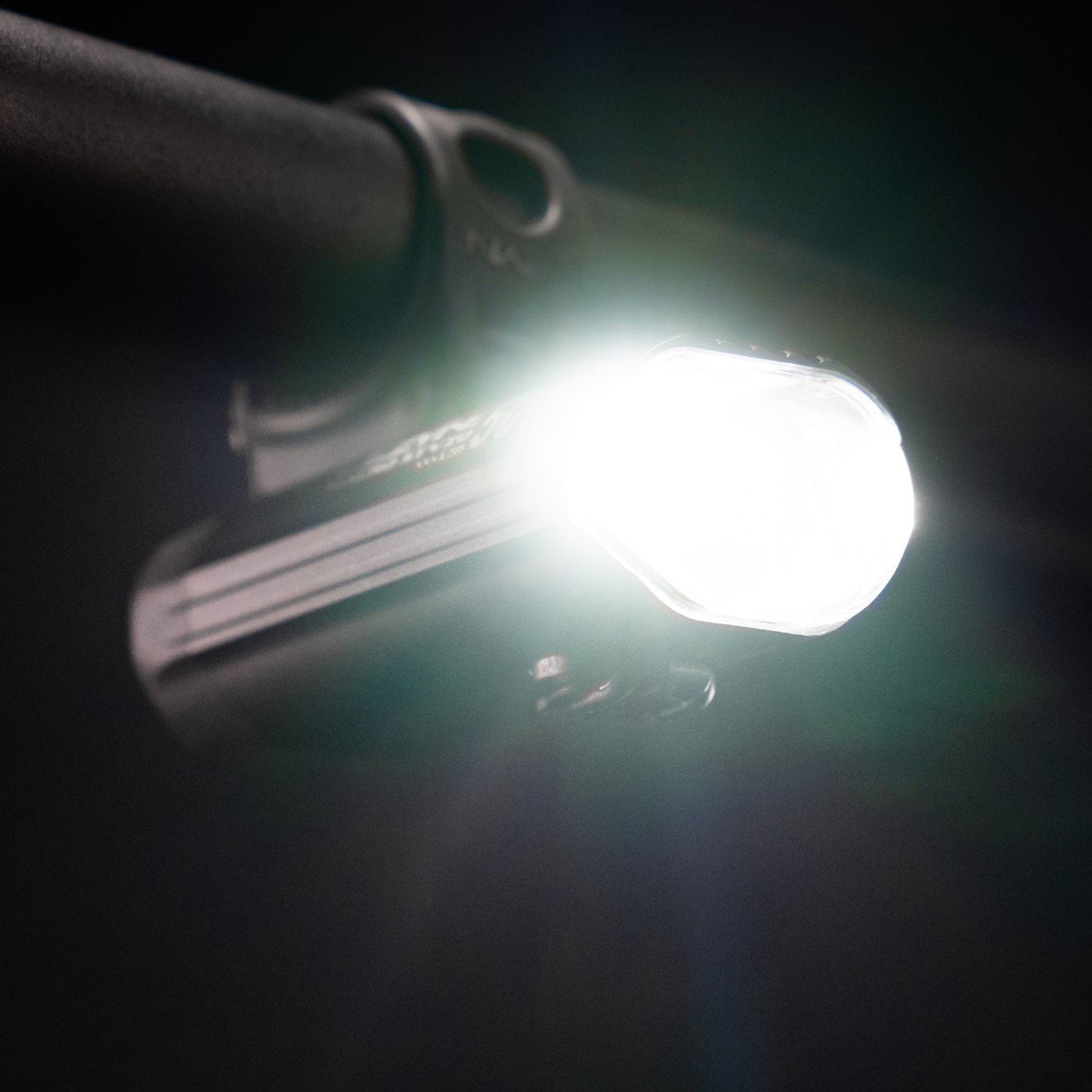 lezyne-macro-stvzo-500-reverse-frontlicht image 5