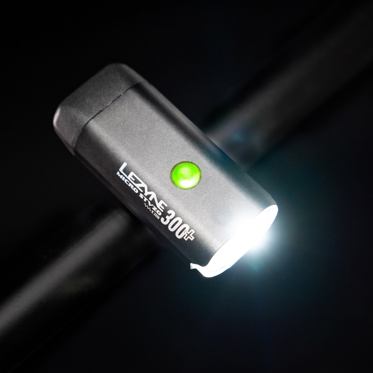 lezyne-micro-stvzo-300-front-stvzo-frontlicht-mit-300-lumen image 3